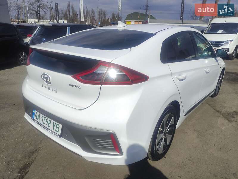 Ліфтбек Hyundai Ioniq 2019 в Києві