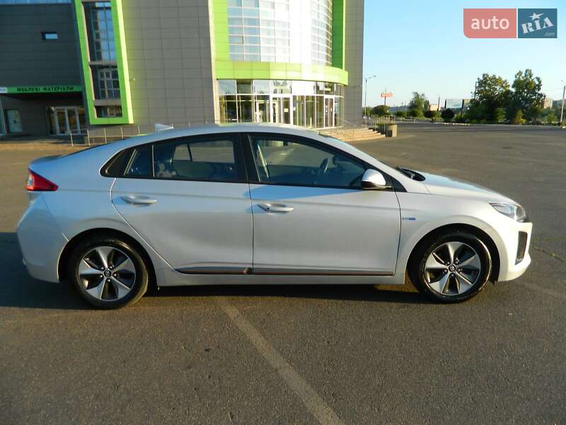 Хетчбек Hyundai Ioniq 2018 в Кривому Розі фото 7 Хетчбек Hyundai Ioniq 2018 в Кривому Розі