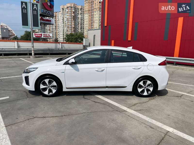 Хетчбек Hyundai Ioniq 2018 в Києві