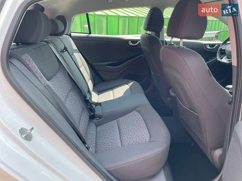 Хетчбек Hyundai Ioniq 2018 в Києві