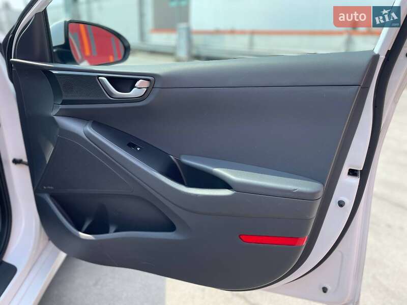 Хетчбек Hyundai Ioniq 2018 в Києві