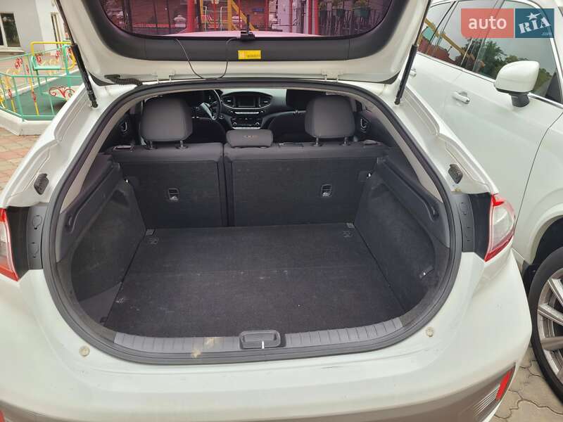 Хэтчбек Hyundai Ioniq 2017 в Одессе