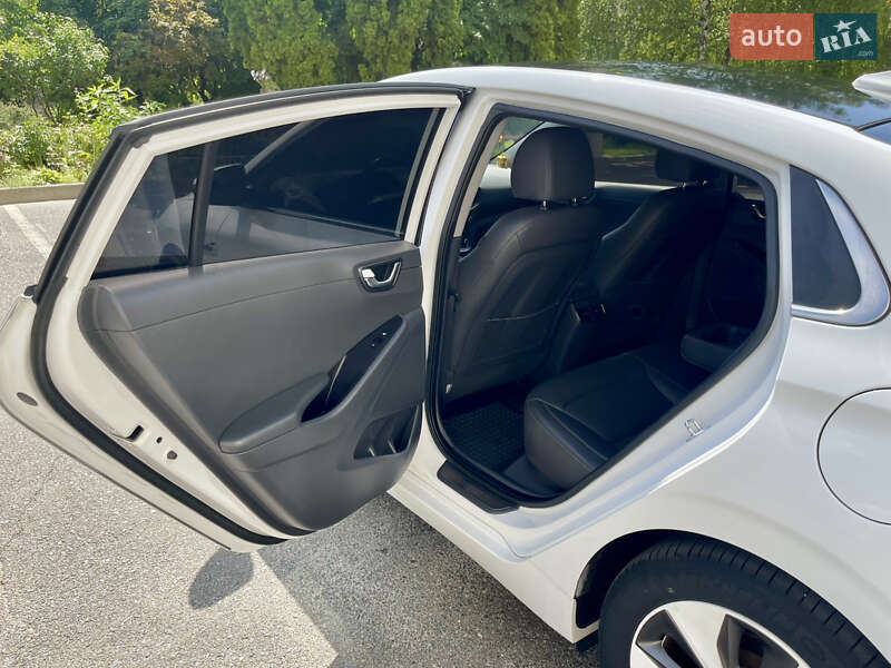 Хэтчбек Hyundai Ioniq 2018 в Киеве