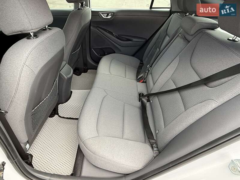 Ліфтбек Hyundai Ioniq 2021 в Києві