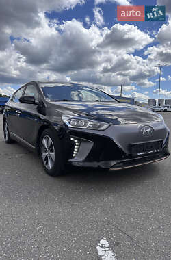 Хэтчбек Hyundai Ioniq 2017 в Киеве
