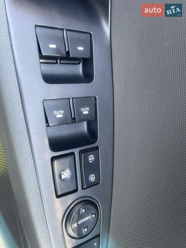 Хэтчбек Hyundai Ioniq 2017 в Киеве