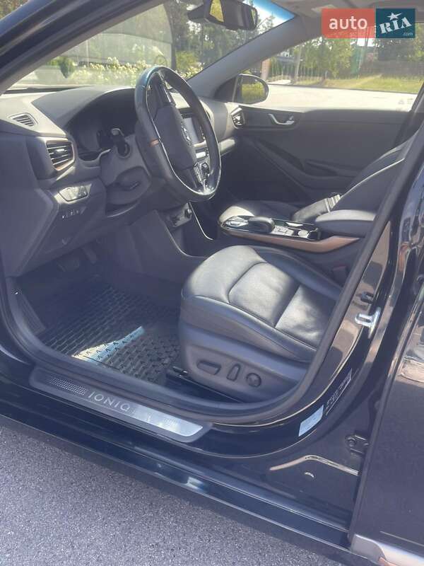 Хэтчбек Hyundai Ioniq 2017 в Киеве