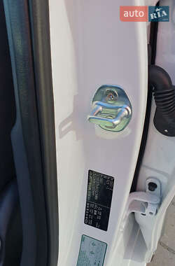 Лифтбек Hyundai Ioniq 2019 в Черновцах