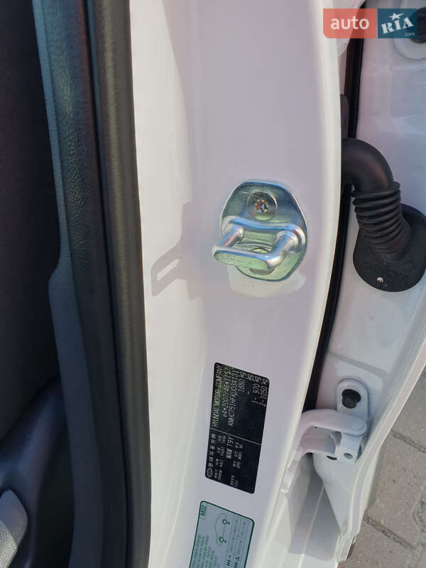 Ліфтбек Hyundai Ioniq 2019 в Чернівцях