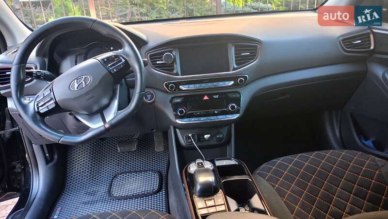 Хетчбек Hyundai Ioniq 2016 в Миколаєві