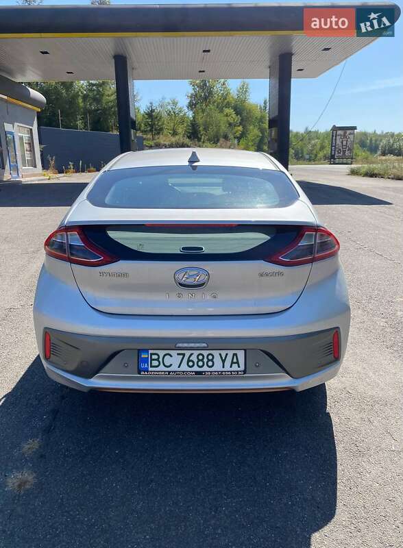 Хэтчбек Hyundai Ioniq 2017 в Косове