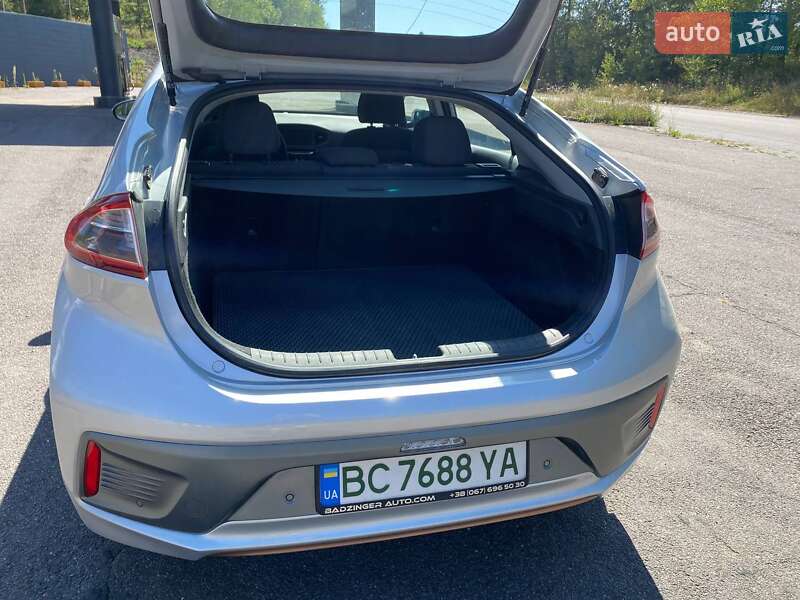 Хэтчбек Hyundai Ioniq 2017 в Косове