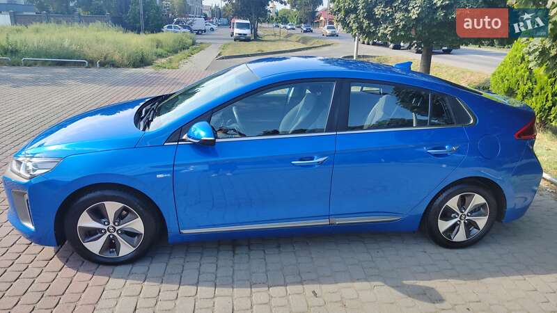 Хетчбек Hyundai Ioniq 2016 в Ужгороді