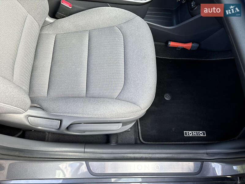 Лифтбек Hyundai Ioniq 2020 в Кобеляках
