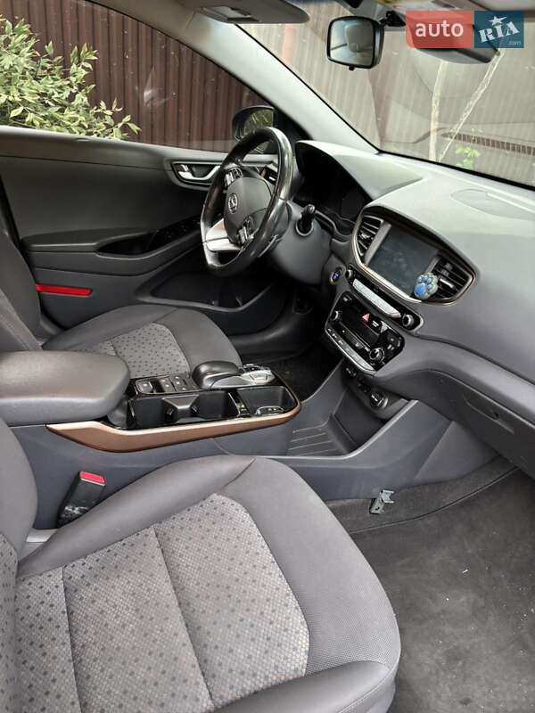 Хэтчбек Hyundai Ioniq 2018 в Ужгороде фото 8 Хэтчбек Hyundai Ioniq 2018 в Ужгороде