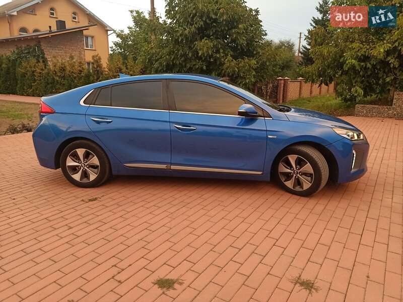 Хетчбек Hyundai Ioniq 2017 в Івано-Франківську