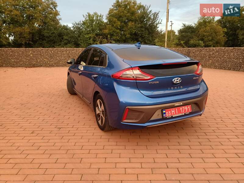 Хетчбек Hyundai Ioniq 2017 в Івано-Франківську
