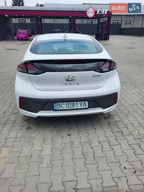 Лифтбек Hyundai Ioniq 2020 в Львове