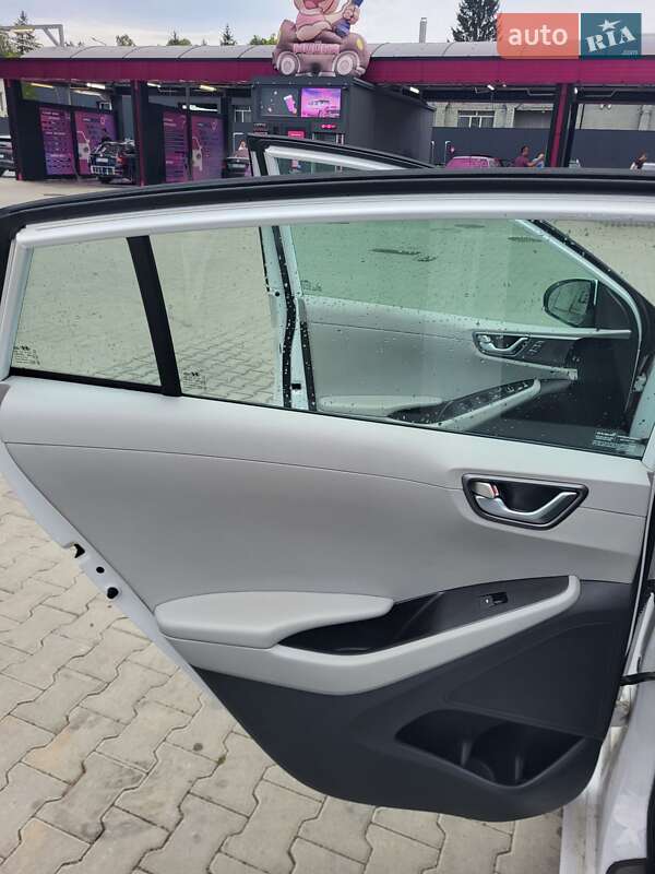 Лифтбек Hyundai Ioniq 2020 в Львове