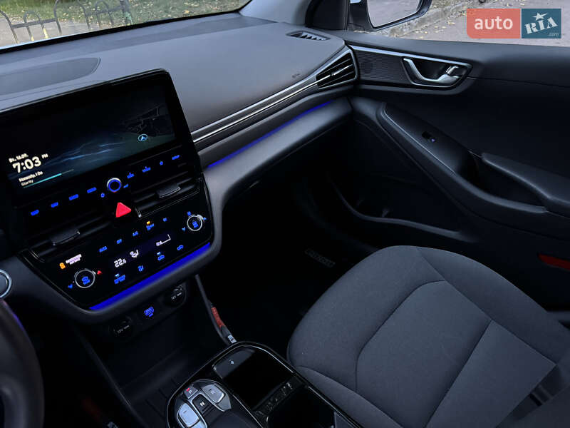 Лифтбек Hyundai Ioniq 2020 в Киеве фото 18 Лифтбек Hyundai Ioniq 2020 в Киеве