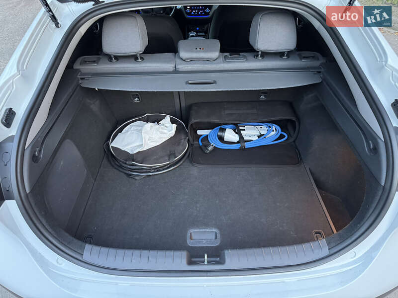 Лифтбек Hyundai Ioniq 2020 в Киеве фото 34 Лифтбек Hyundai Ioniq 2020 в Киеве