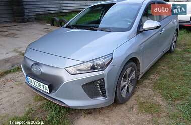 Хетчбек Hyundai Ioniq 2016 в Славуті