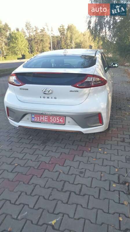 Хетчбек Hyundai Ioniq 2018 в Маневичах