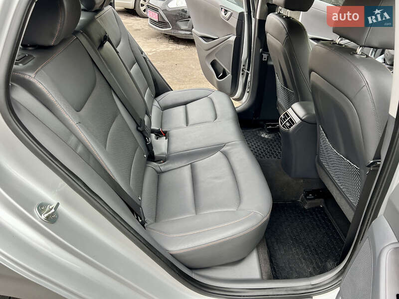 Хэтчбек Hyundai Ioniq 2017 в Луцке фото 45 Хэтчбек Hyundai Ioniq 2017 в Луцке