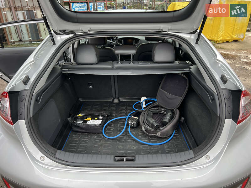 Хэтчбек Hyundai Ioniq 2017 в Луцке фото 54 Хэтчбек Hyundai Ioniq 2017 в Луцке