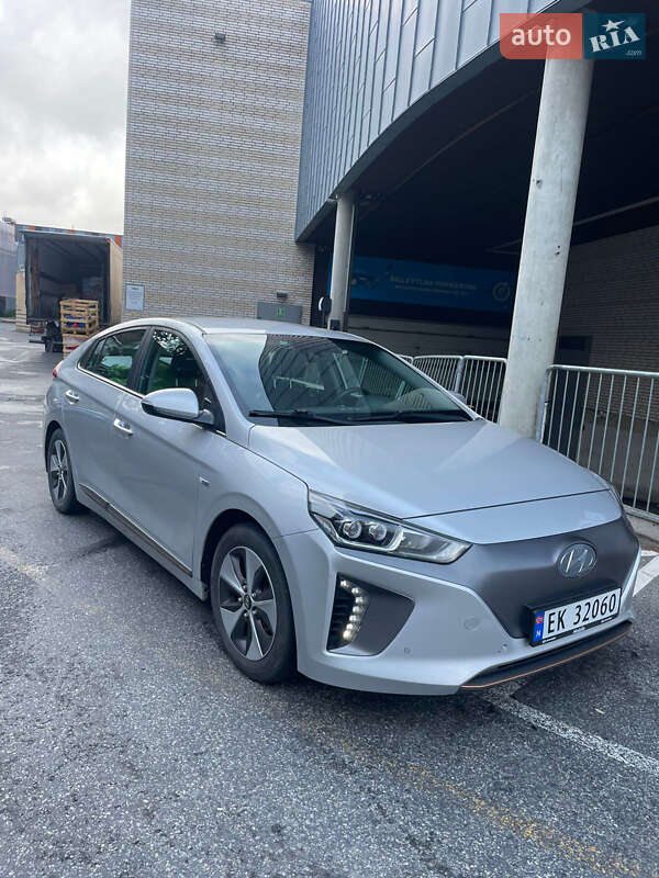 Хэтчбек Hyundai Ioniq 2017 в Луцке фото 66 Хэтчбек Hyundai Ioniq 2017 в Луцке