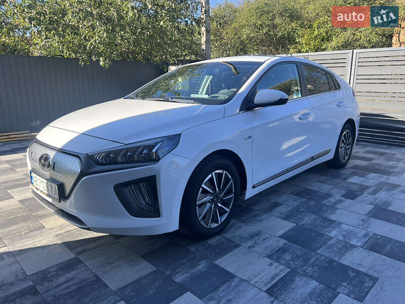 Лифтбек Hyundai Ioniq 2020 в Ивано-Франковске фото 4 Лифтбек Hyundai Ioniq 2020 в Ивано-Франковске