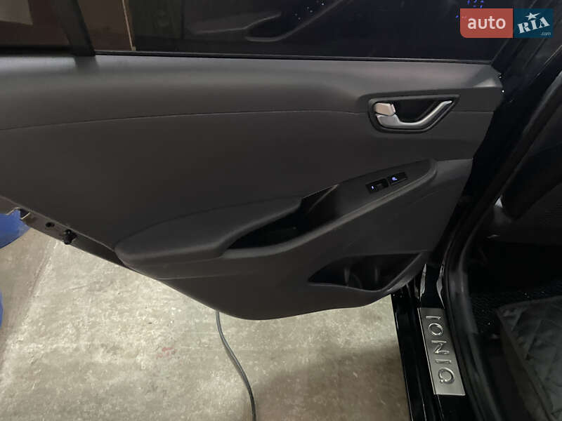 Хэтчбек Hyundai Ioniq 2017 в Житомире