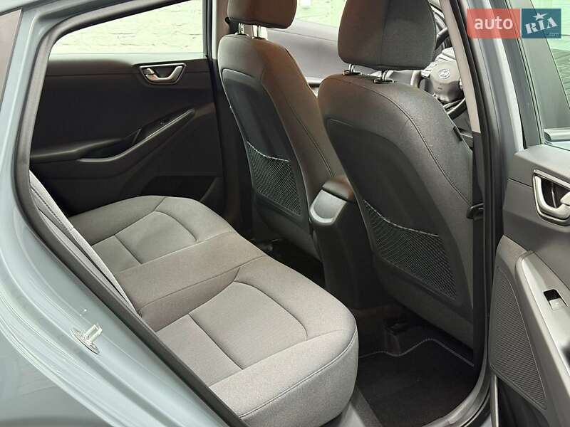 Лифтбек Hyundai Ioniq 2021 в Луцке