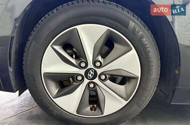 Хэтчбек Hyundai Ioniq 2019 в 