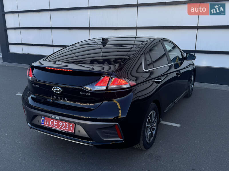Хэтчбек Hyundai Ioniq 2019 в Киеве