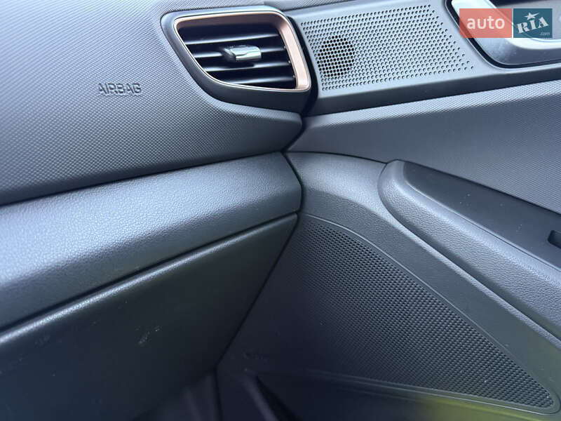 Хэтчбек Hyundai Ioniq 2018 в Львове фото 32 Хэтчбек Hyundai Ioniq 2018 в Львове
