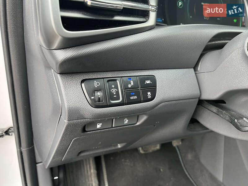 Лифтбек Hyundai Ioniq 2020 в Львове