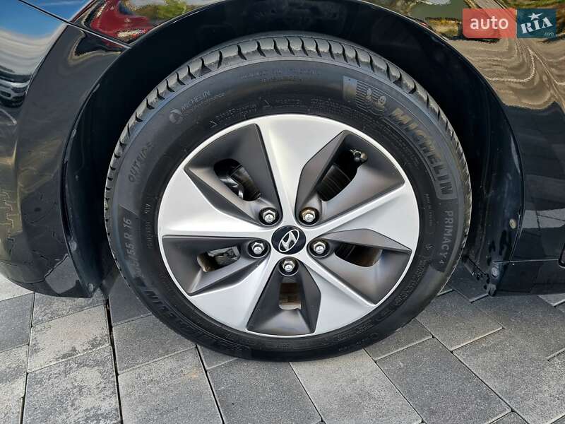 Хэтчбек Hyundai Ioniq 2018 в Виннице