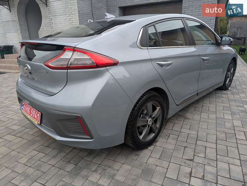 Хэтчбек Hyundai Ioniq 2016 в Виннице фото 11 Хэтчбек Hyundai Ioniq 2016 в Виннице
