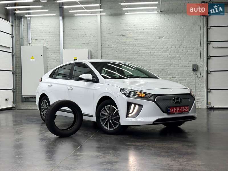 Лифтбек Hyundai Ioniq 2021 в Луцке