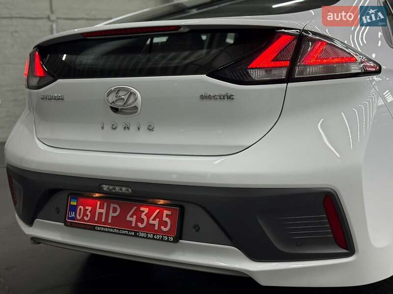 Лифтбек Hyundai Ioniq 2021 в Луцке