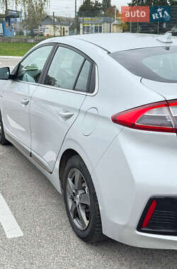Хэтчбек Hyundai Ioniq 2018 в 