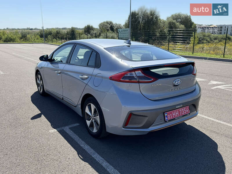 Хетчбек Hyundai Ioniq 2016 в Рівному
