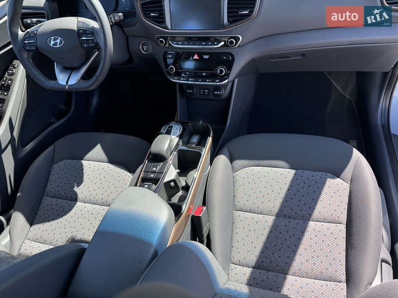 Хетчбек Hyundai Ioniq 2016 в Рівному