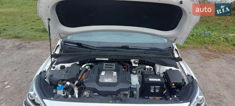 Хетчбек Hyundai Ioniq 2016 в Хмельницькому