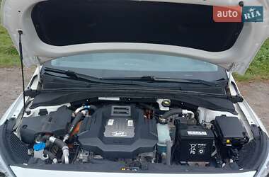 Хэтчбек Hyundai Ioniq 2016 в 
