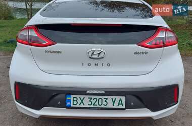 Хэтчбек Hyundai Ioniq 2016 в 