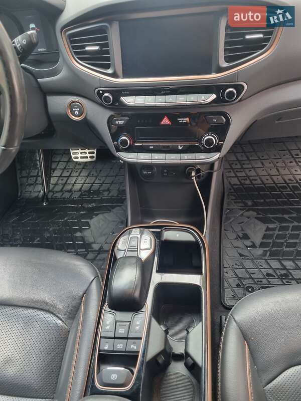 Хэтчбек Hyundai Ioniq 2018 в Виннице фото 7 Хэтчбек Hyundai Ioniq 2018 в Виннице