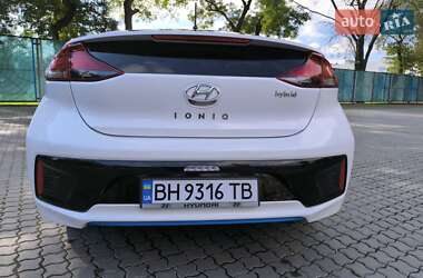 Хетчбек Hyundai Ioniq 2017 в 