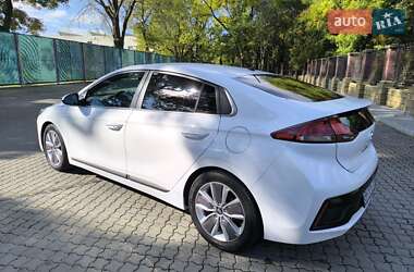 Хетчбек Hyundai Ioniq 2017 в 